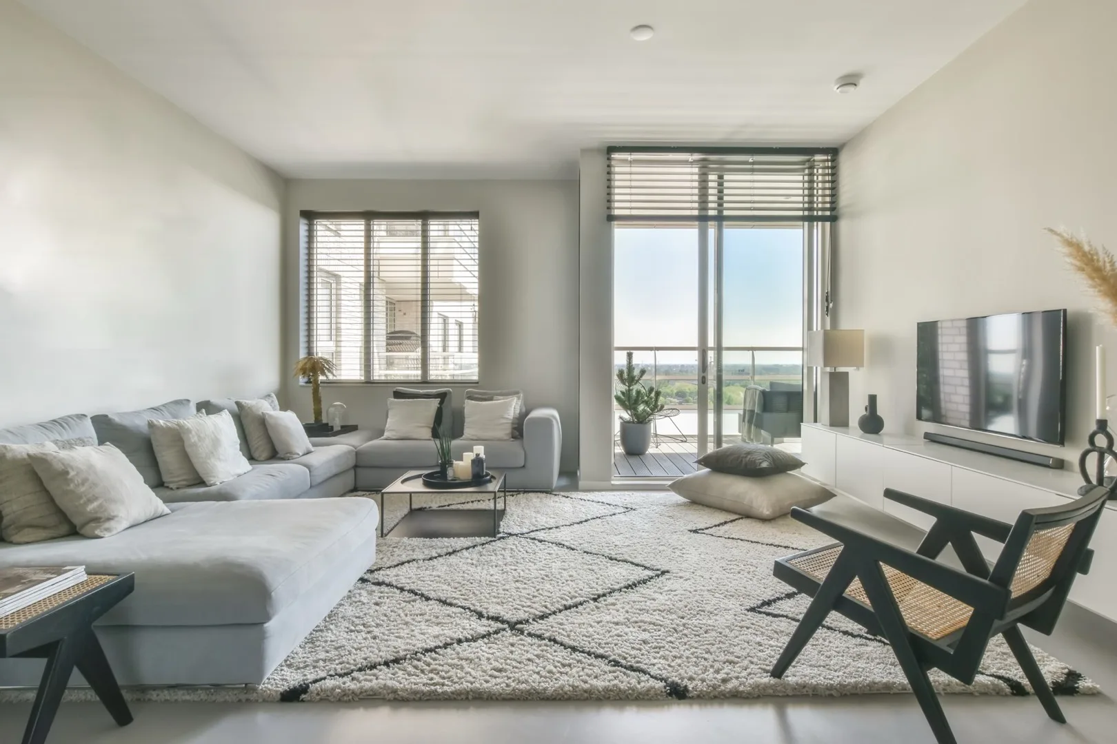 Furnished vs Unfurnished Rental in Dubai — Price Gap, Pros, Cons & What Tenants Prefer (2026)