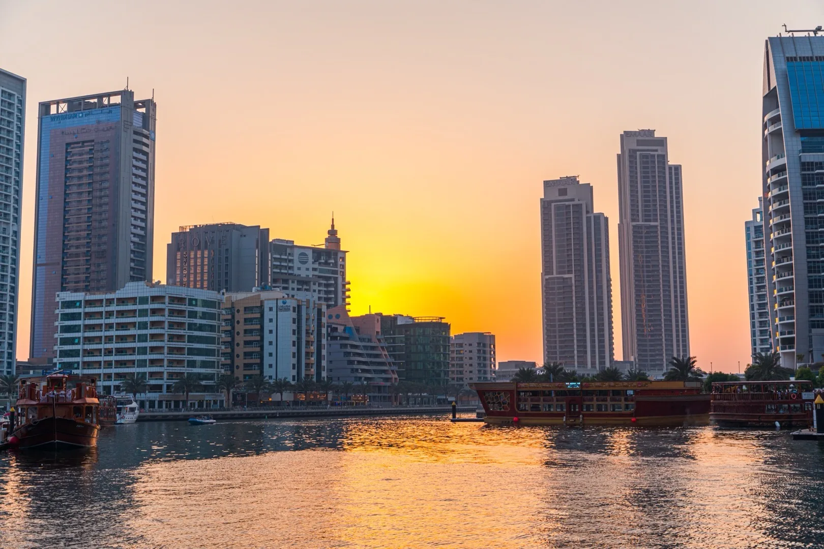Best Time of Year to Sell Dubai Property 2026: Seasonality Data & Listing Windows