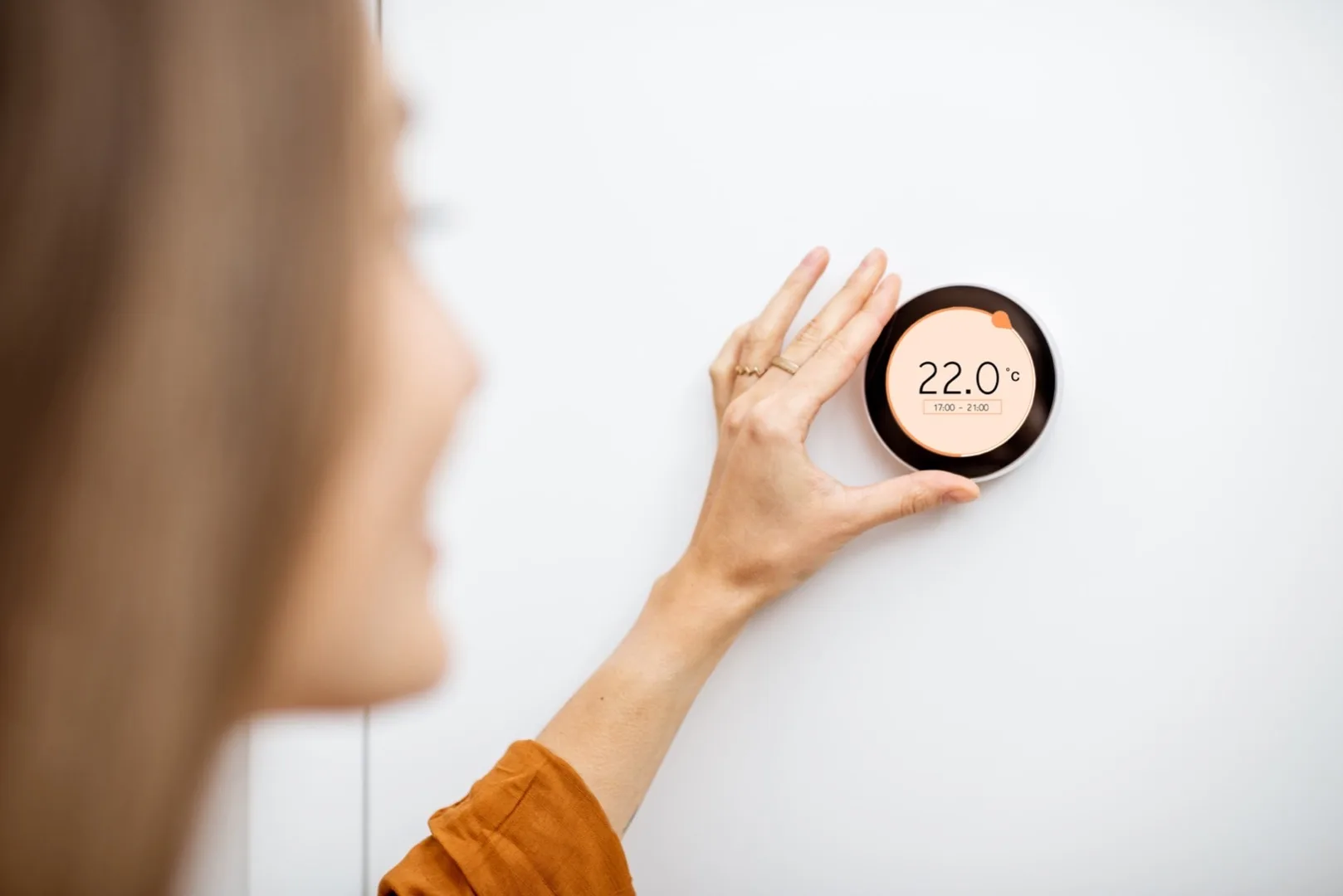 Chiller-Free vs Chiller-Paid Buildings in Dubai 2026: The Real Cooling Cost Math
