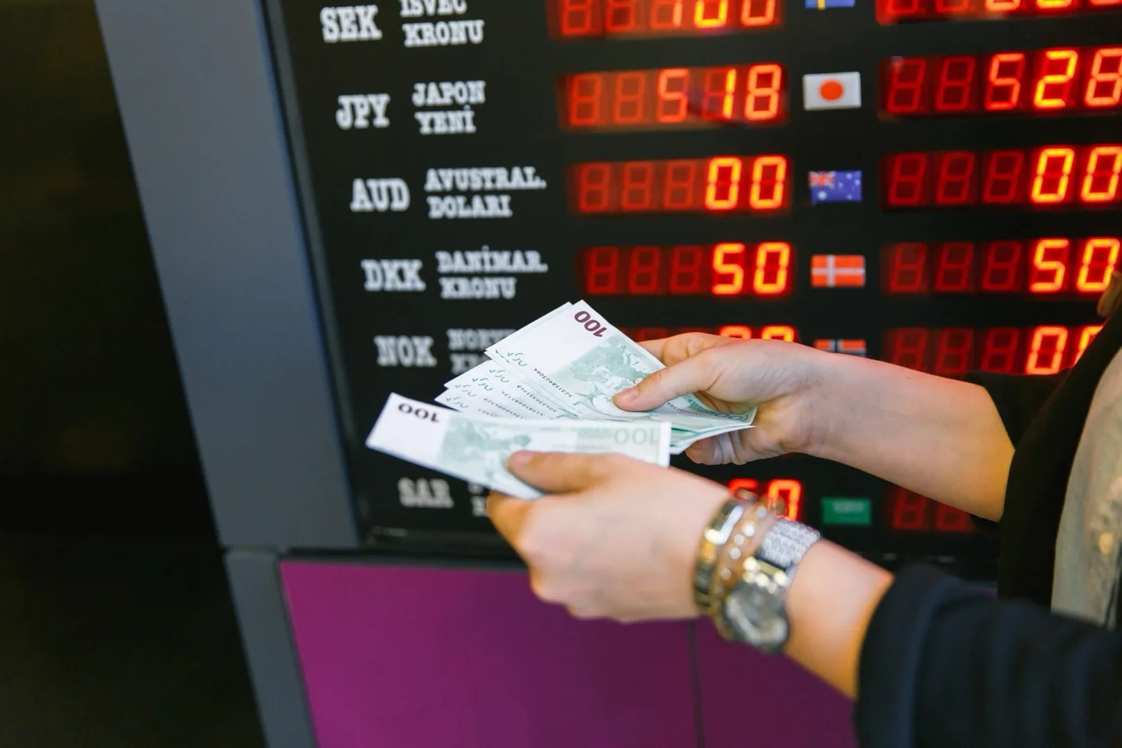 Currency Exchange in Dubai: Get the Best AED Rate for Property Down Payments 2026