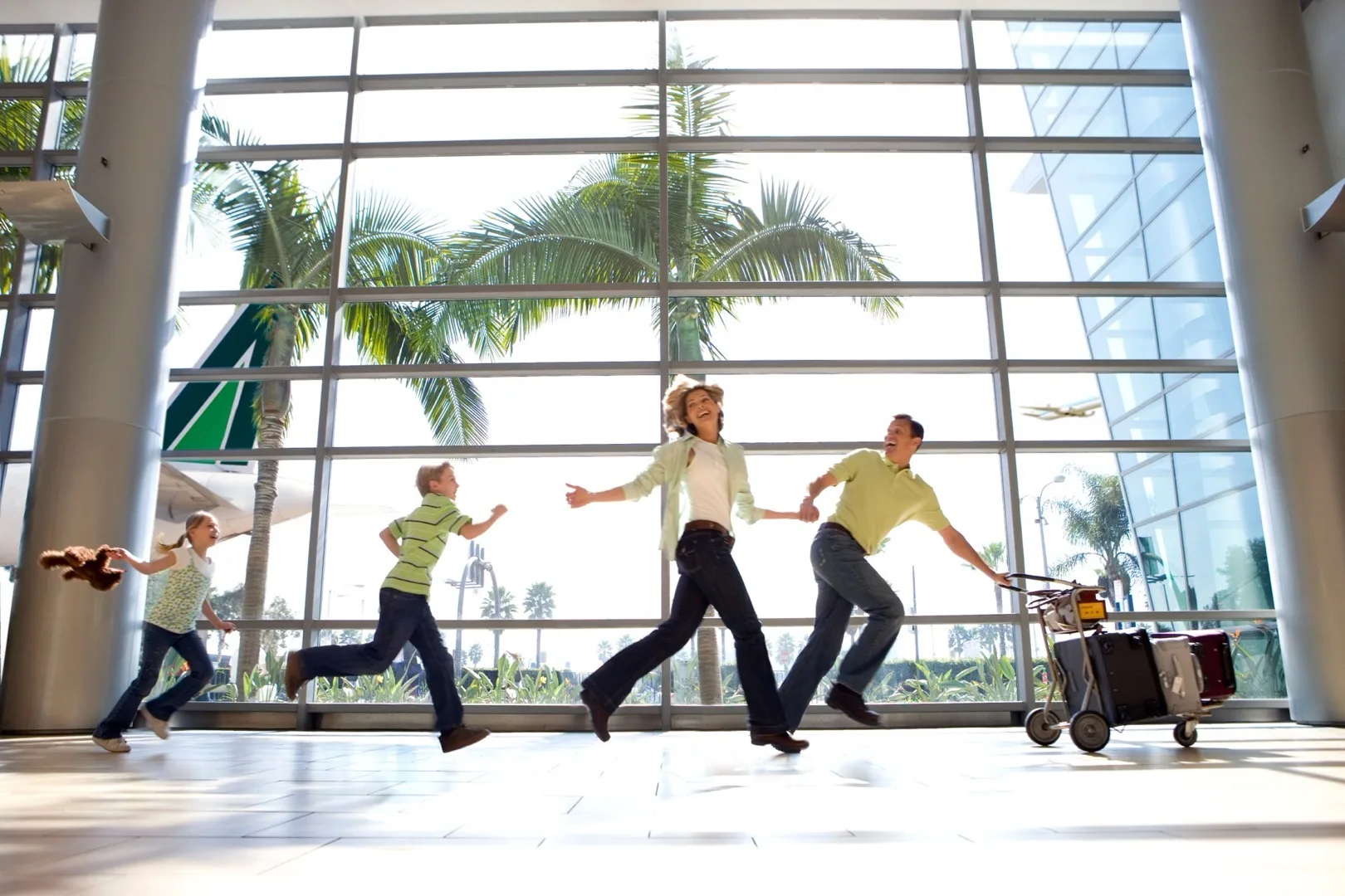 Dubai Family Visa Cost 2026: Sponsoring Your Spouse & Children (Full Fee Breakdown)