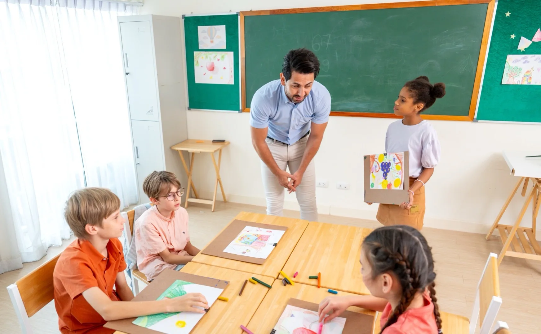 Dubai School Fees 2026: KHDA Cap, Curriculum Ranges & Family Budget Pressure