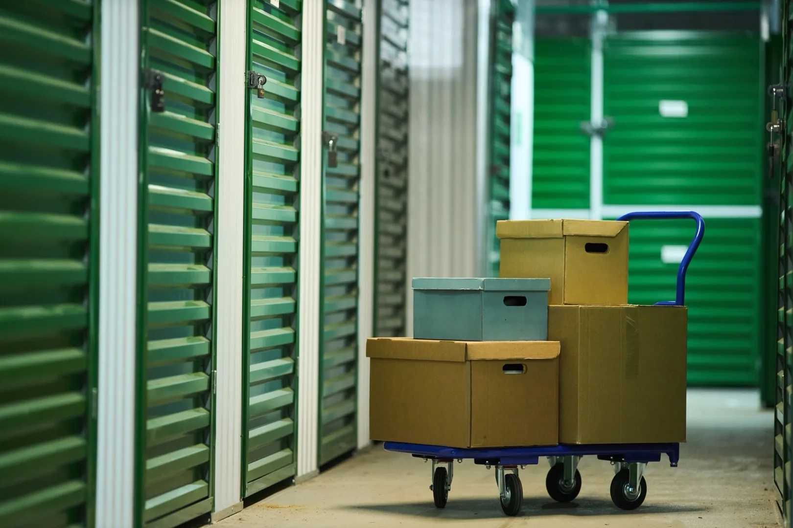 International Movers and Relocation Companies for Dubai 2026: Costs, Insurance, Customs Compared