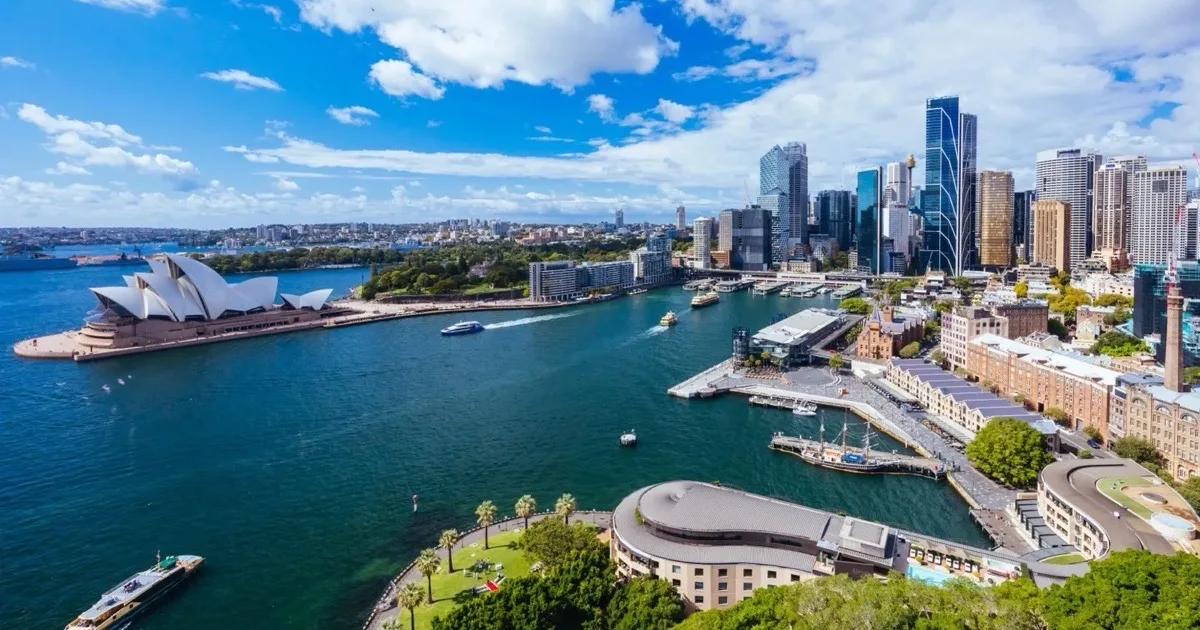 Moving to Dubai from Australia: Property, Visa, Banking & Complete Relocation Guide 2026