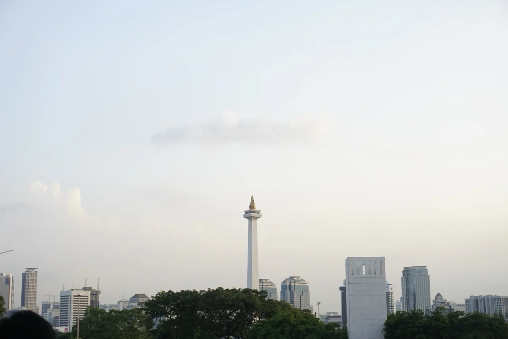 Moving to Dubai from Indonesia: Visa, Property, Banking & Halal Living 2026