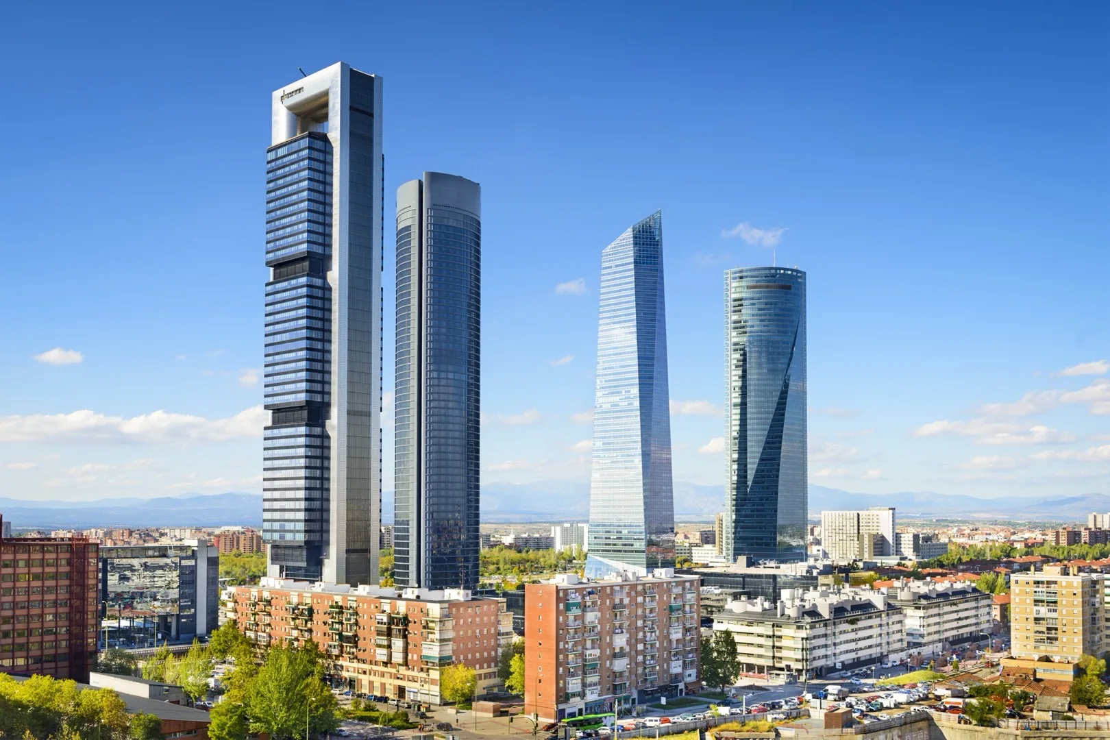 Moving to Dubai from Spain: Property, Visa, Banking & Complete Relocation Guide 2026