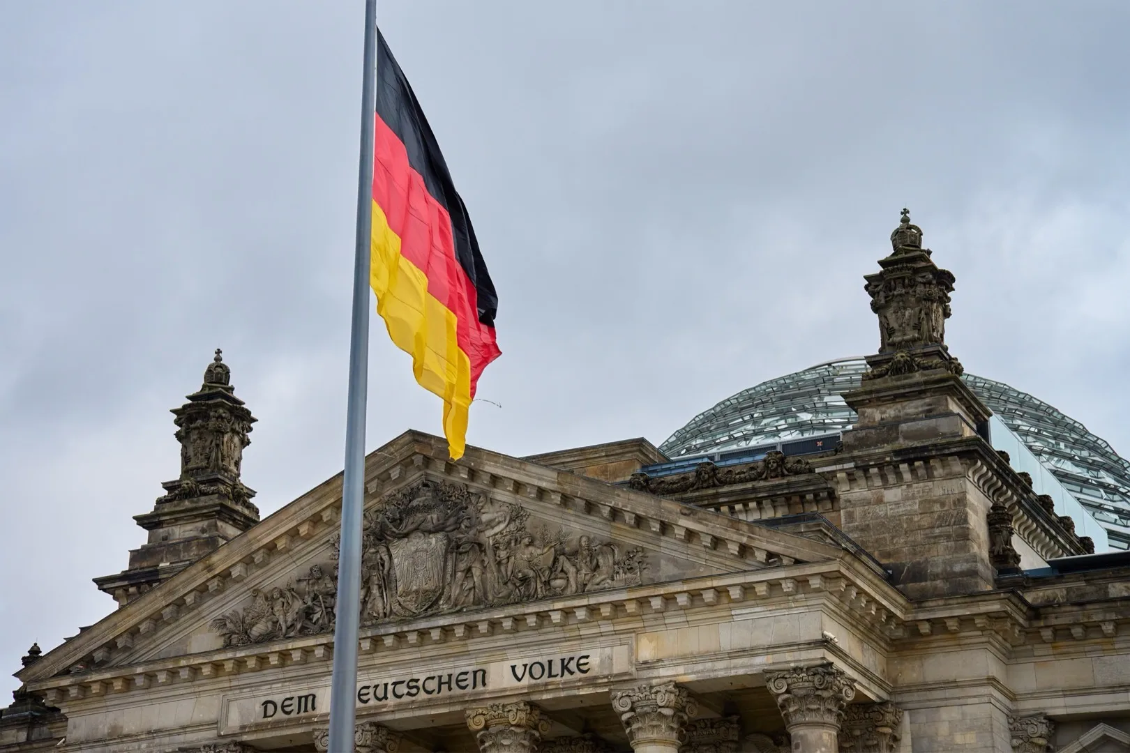 Selling Dubai Property as a German Tax Resident 2026: Declaration, Exemptions & Treaty