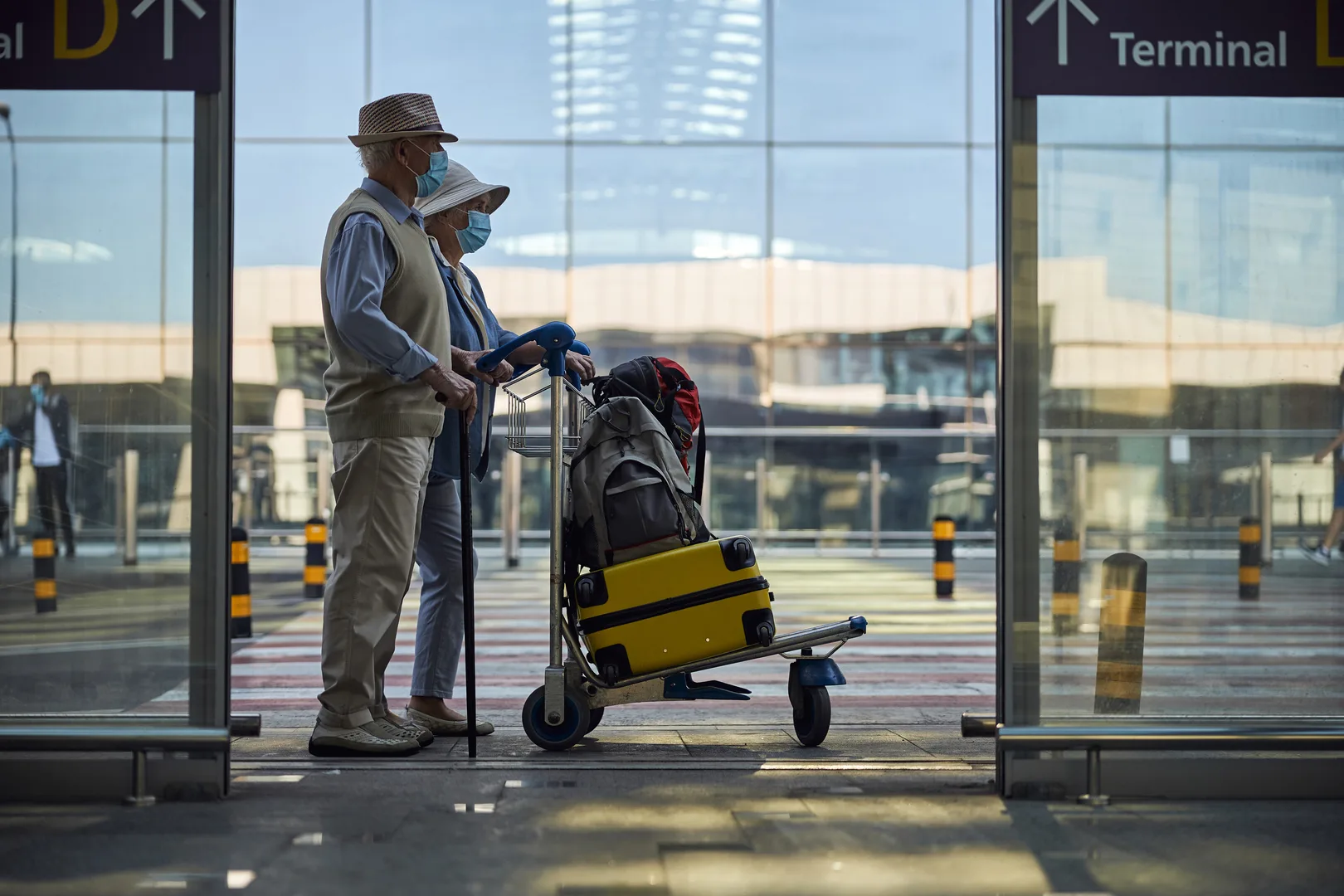 Sponsoring Your Parents' UAE Residence Visa in 2026: Cost, Salary & Requirements