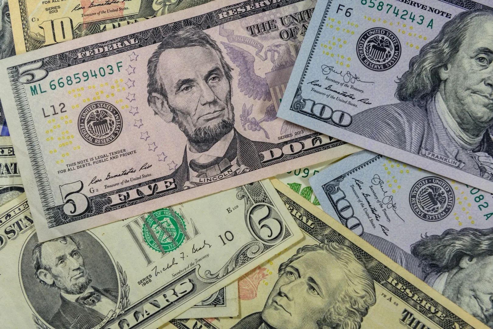 USD Strength, the AED Peg and Dubai Property: What Foreign Buyers Actually Pay in 2026